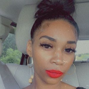 Meet your Posher, Ayesha